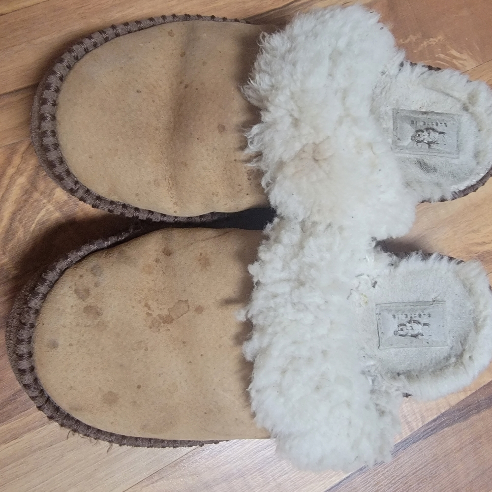 Ugg Slipon - image 3